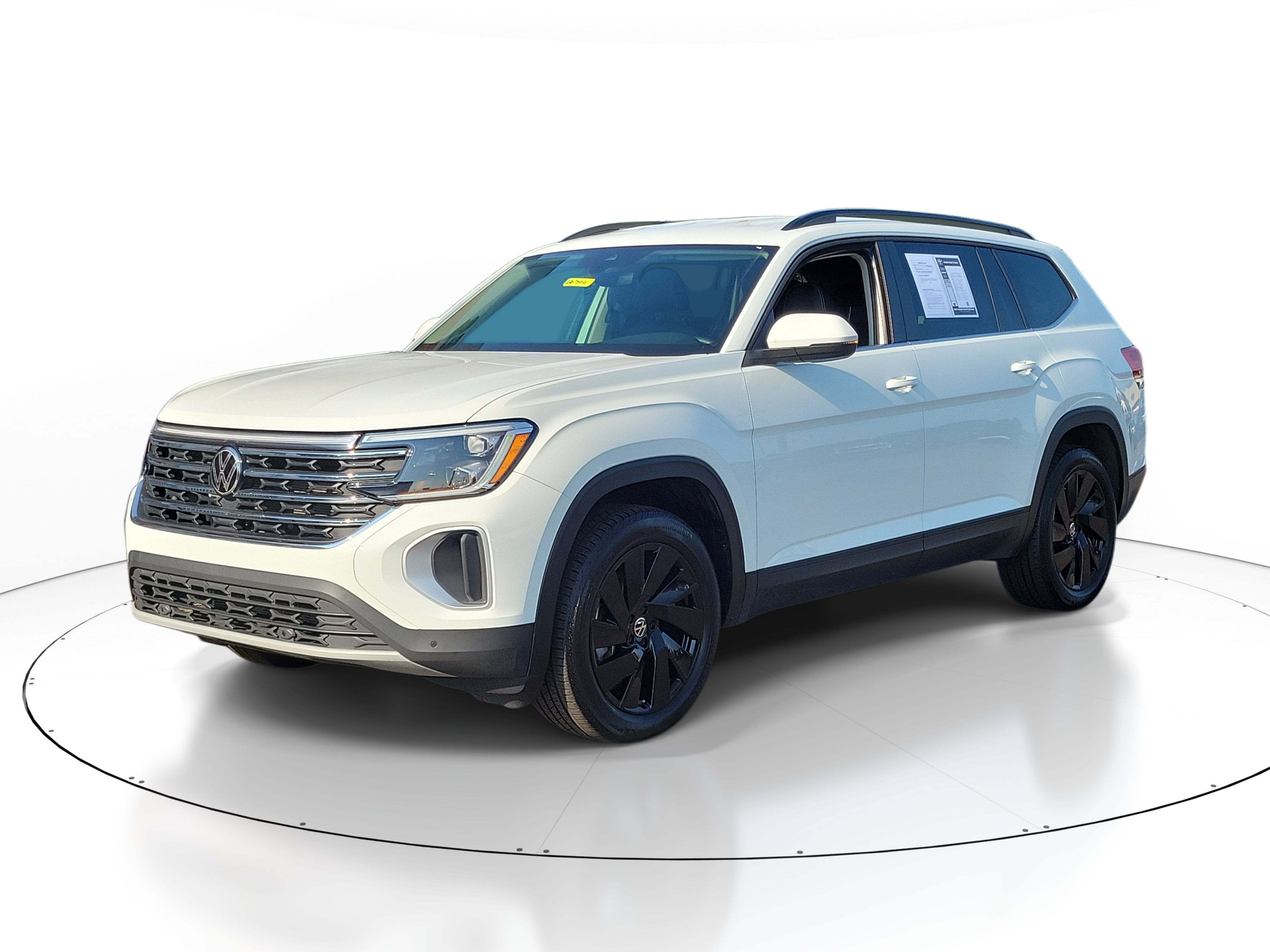 Used 2025 Volkswagen Atlas SE FWD image 2