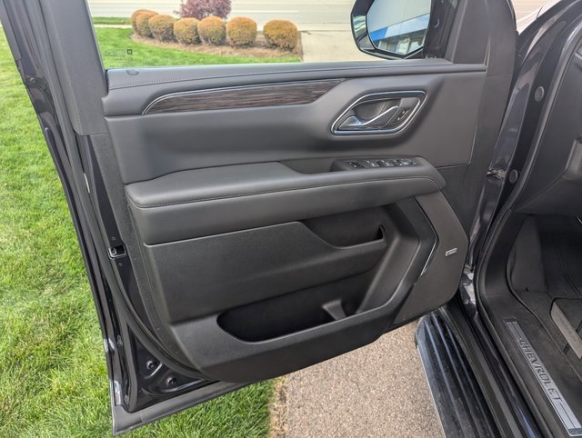 Used 2024 Chevrolet Tahoe LT w/ Luxury Package image 11