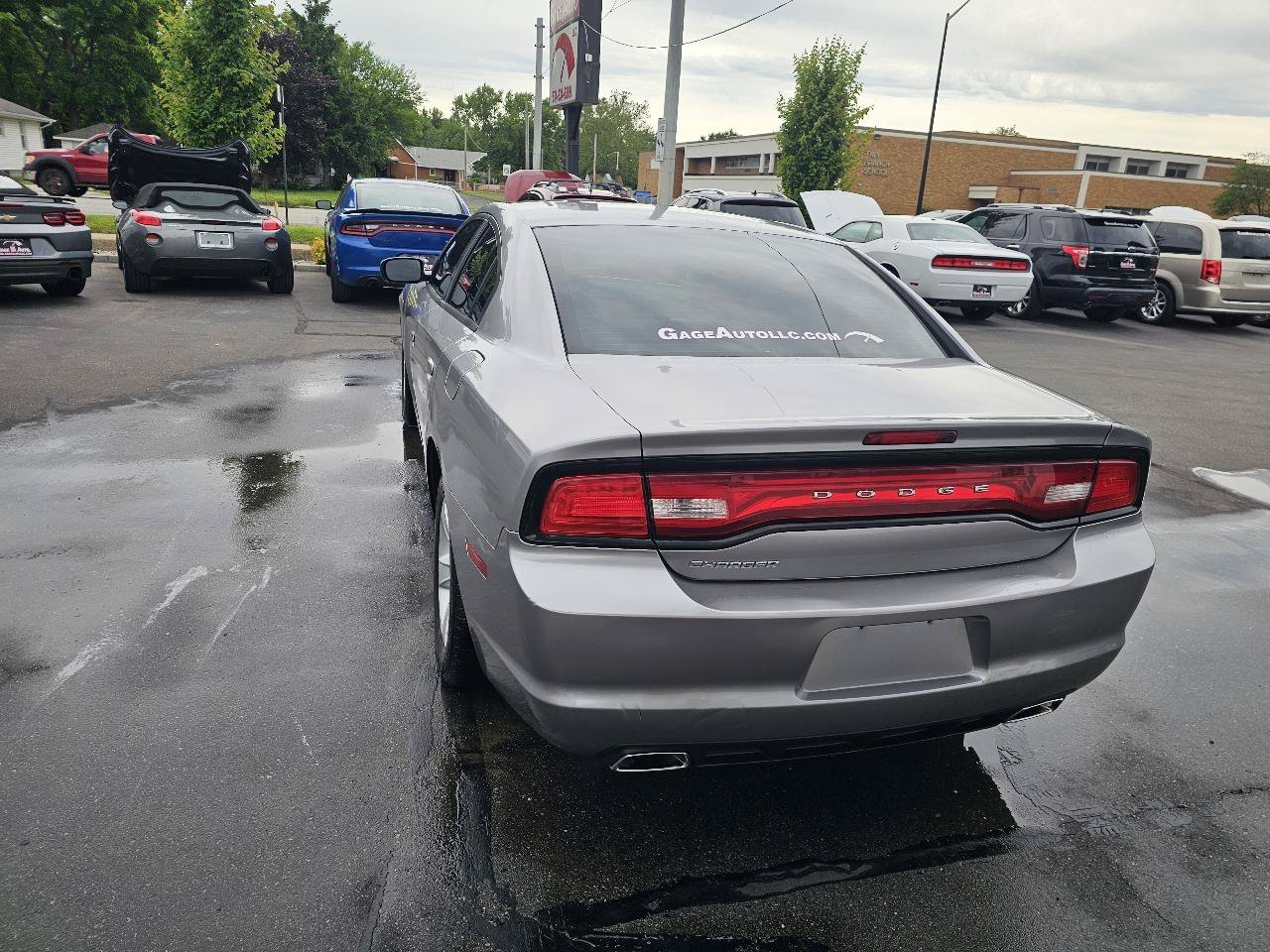 Used 2013 Dodge Charger SE RWD image 8