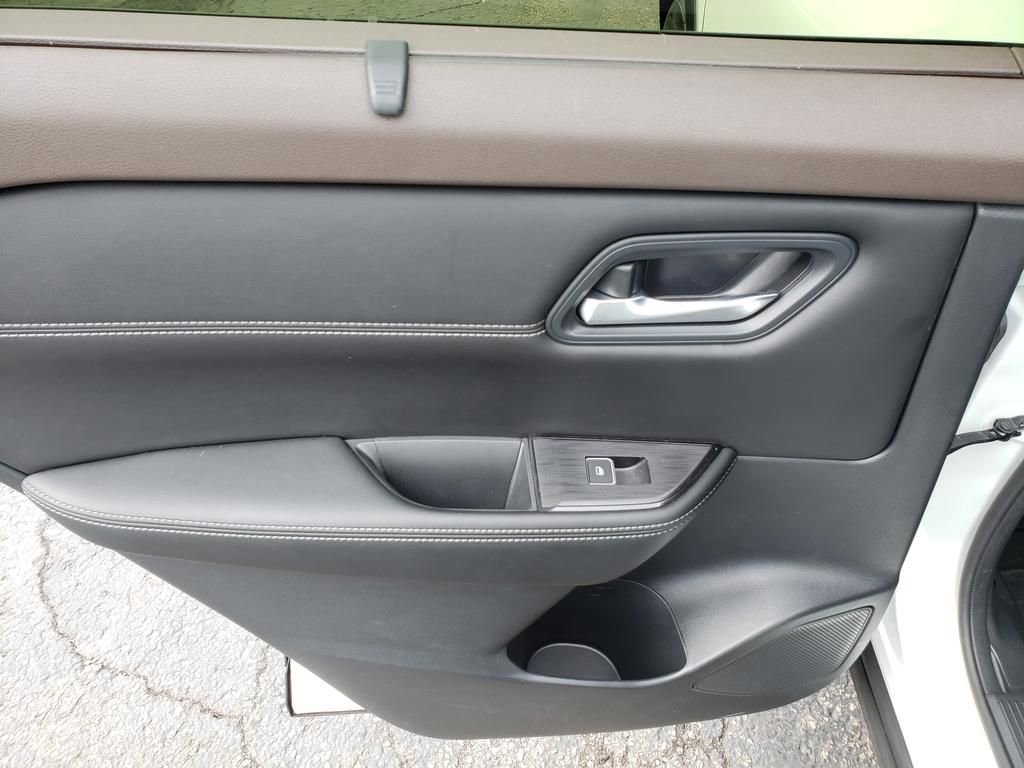 Certified 2023 Nissan Rogue SL w/ SL Premium Package image 17