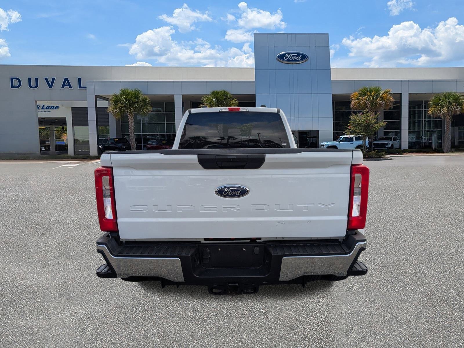 Used 2024 Ford F350 XLT image 4