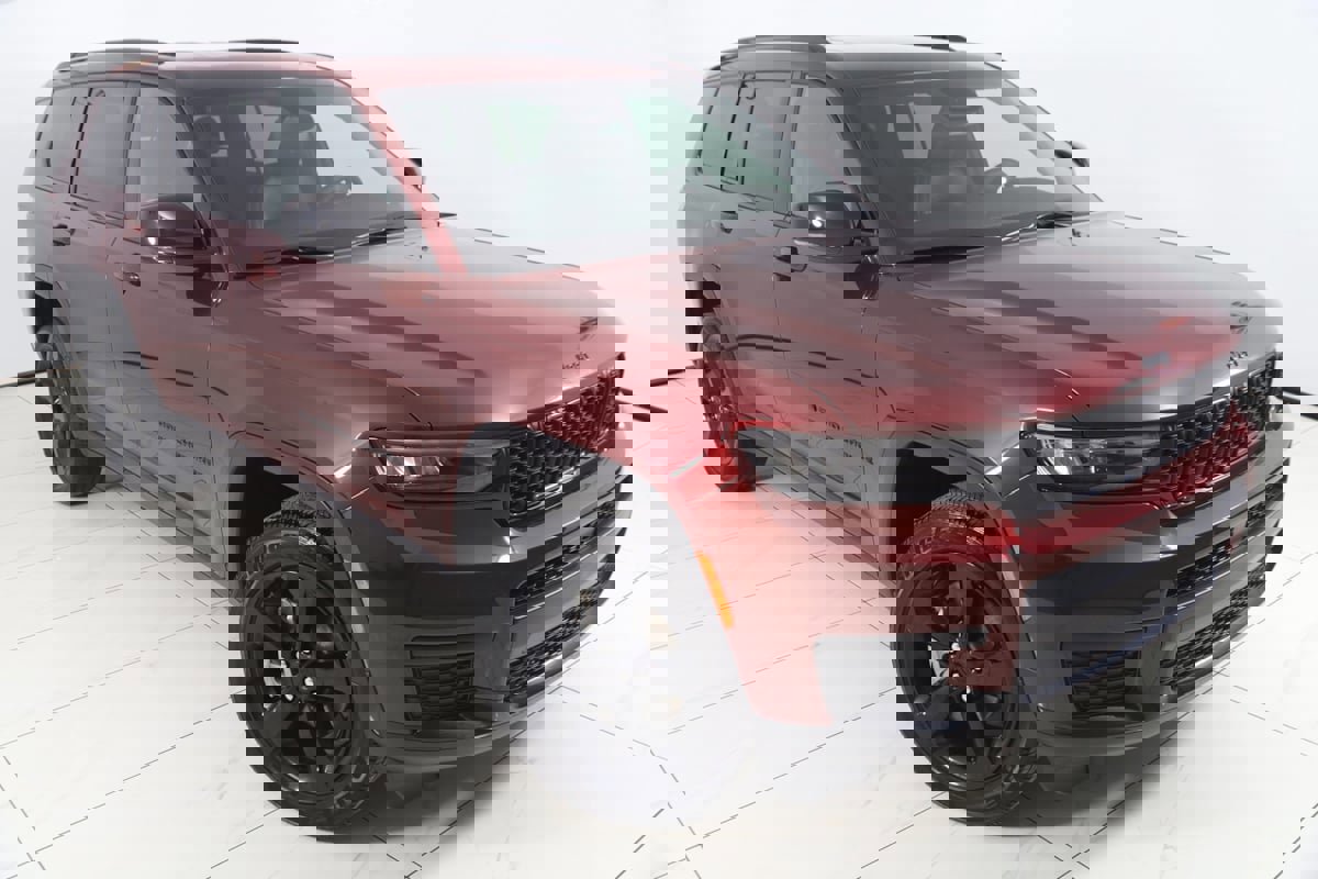 Used 2023 Jeep Grand Cherokee L Laredo image 17