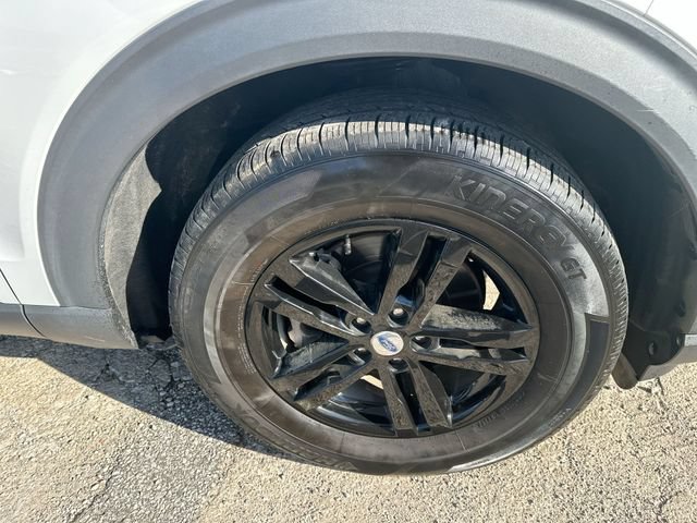 Used 2020 Ford Explorer XLT w/ Equipment Group 202A AWD/4WD image 55