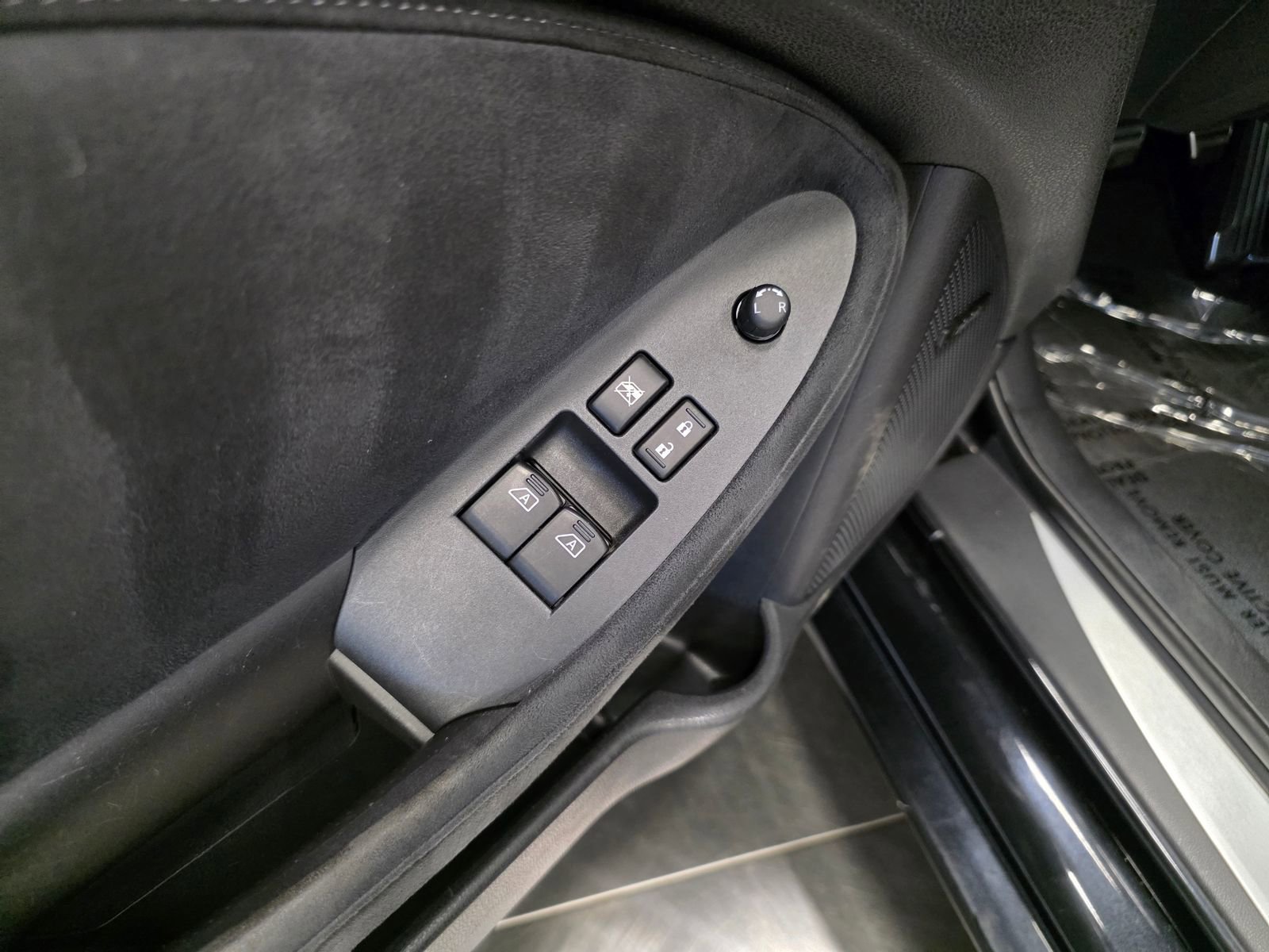 Used 2009 Nissan 370Z Touring w/ Sport Pkg RWD image 35