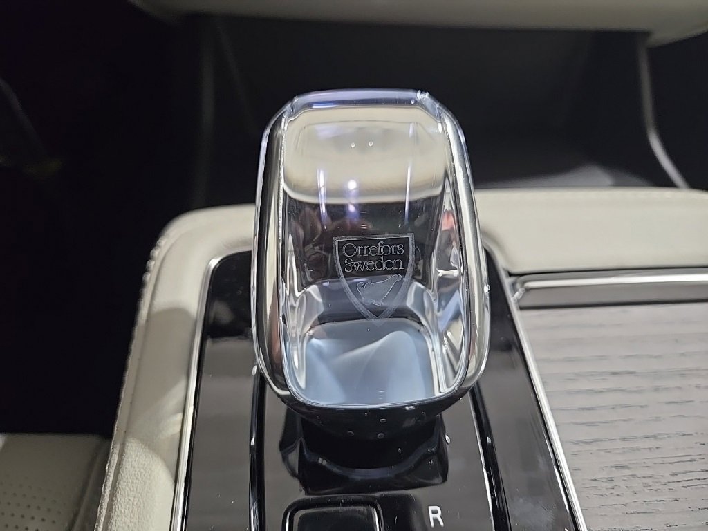 New 2026 Volvo XC90 B6 Ultra w/ Protection Package image 16