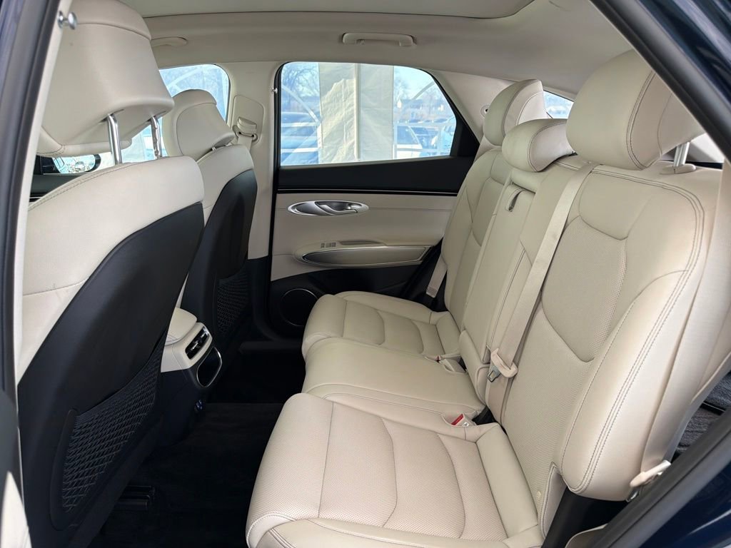 Used 2025 Genesis GV70 2.5T w/ Select Package image 33