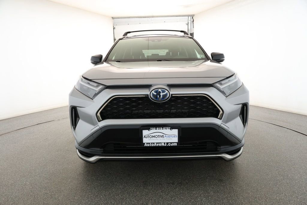 Used 2022 Toyota RAV4 XSE image 2