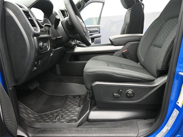 New 2026 RAM 1500 4x4 Crew Cab image 10