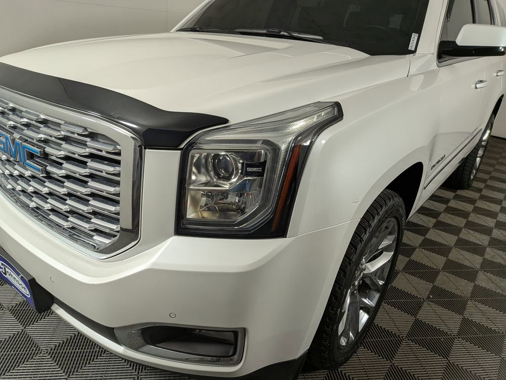 Used 2020 GMC Yukon Denali w/ Denali Premium Package image 12