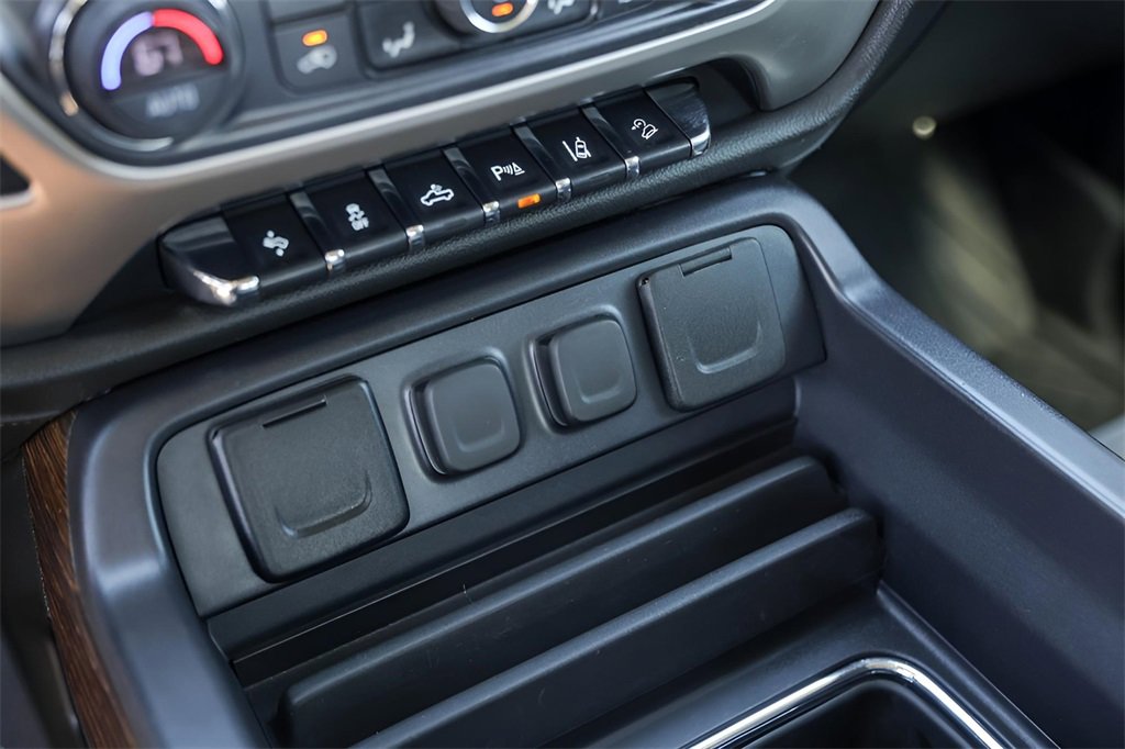 Used 2019 GMC Sierra 2500 Denali w/ Suspension Package, Off-Road image 22