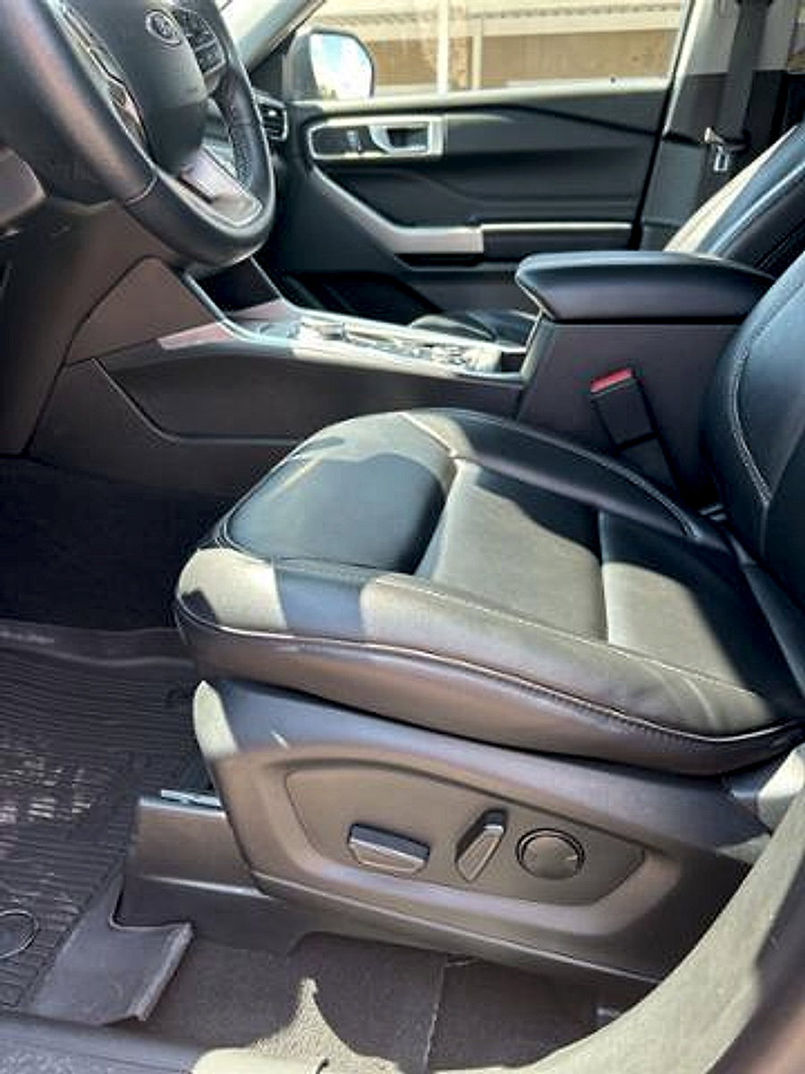 Used 2023 Ford Explorer XLT w/ Equipment Group 202A image 13