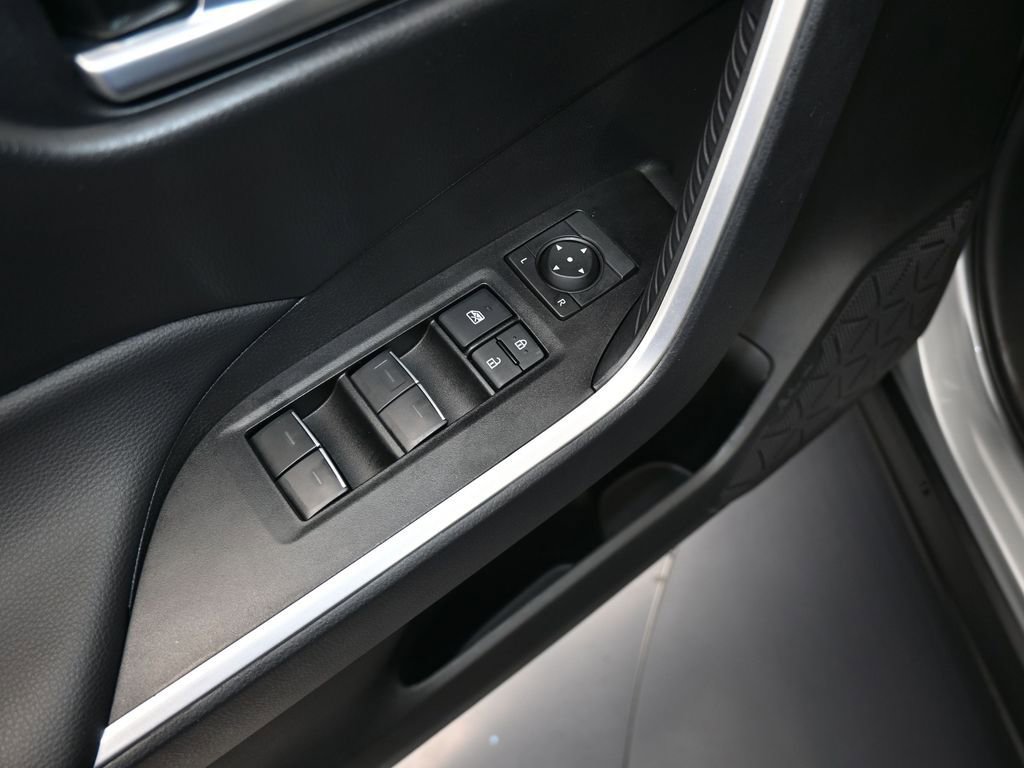 Used 2025 Toyota RAV4 XLE image 13