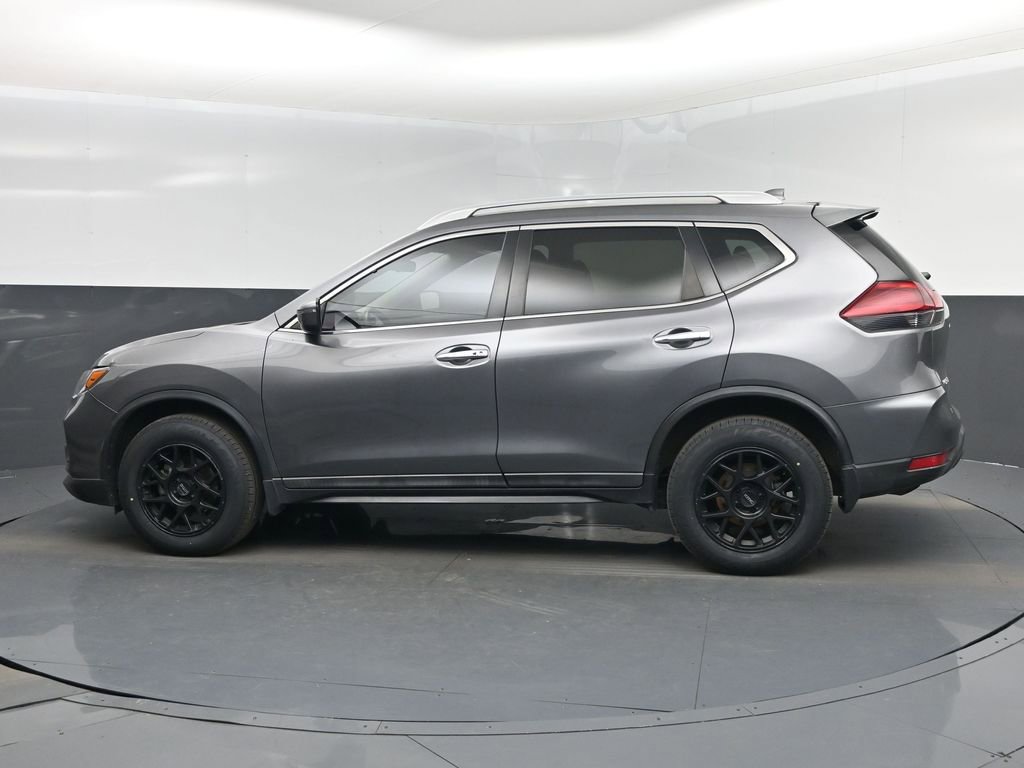 Used 2018 Nissan Rogue SV image 10