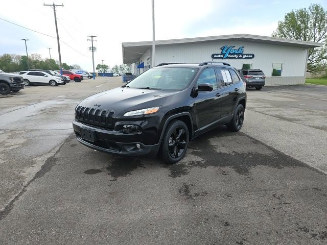 Used 2018 Jeep Cherokee Latitude w/ Altitude Package FWD image 2