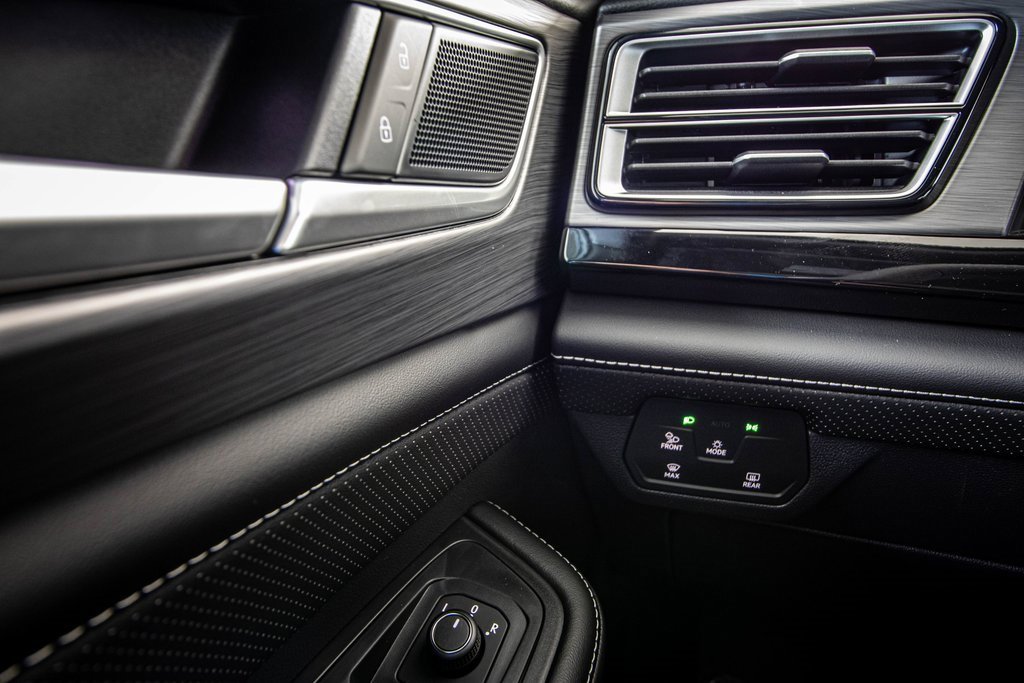 New 2026 Volkswagen Atlas Cross Sport SE image 32