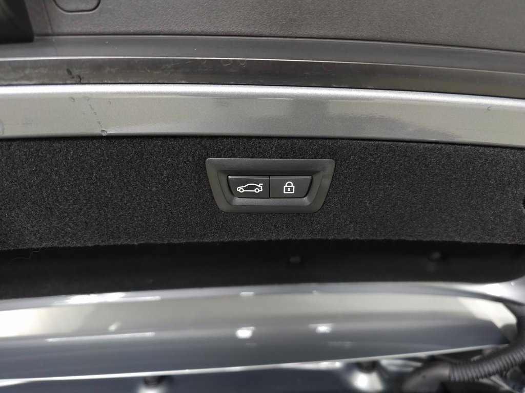 Used 2023 BMW M850i xDrive Convertible image 7