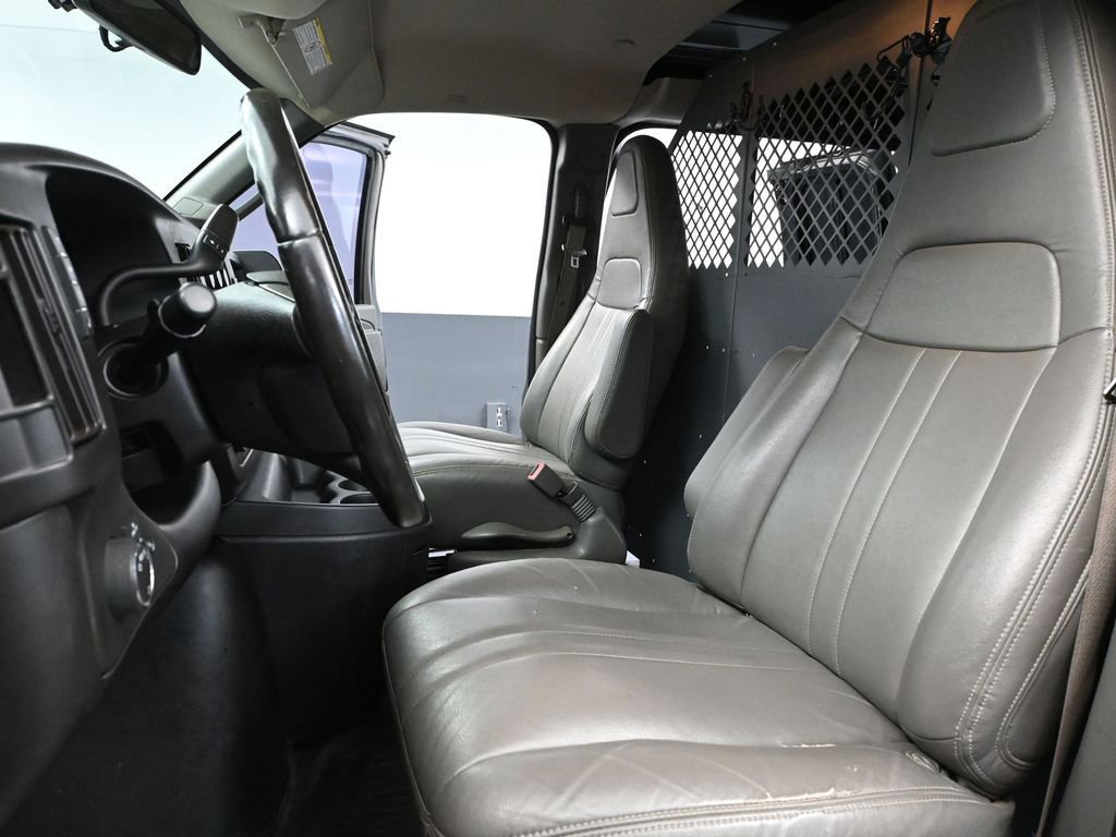 Used 2018 GMC Savana 2500 image 20