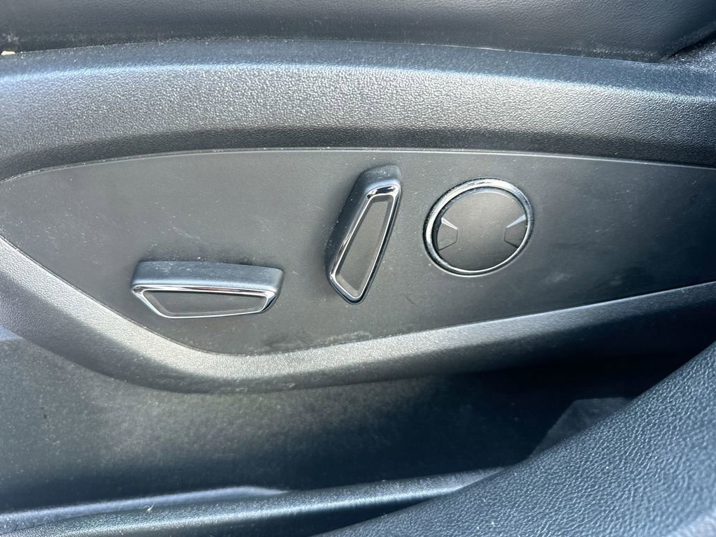 Used 2020 Lincoln Nautilus Reserve image 21