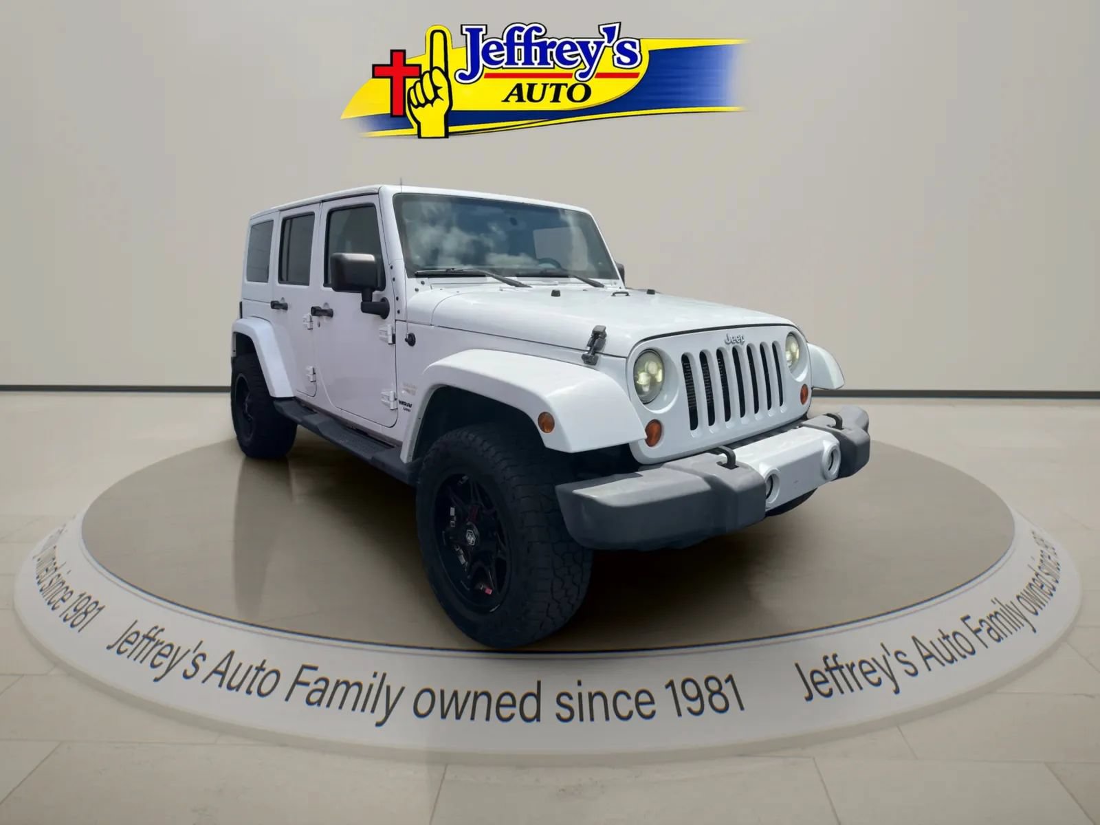 Used 2012 Jeep Wrangler Unlimited Sahara w/ Connectivity Group AWD/4WD image 4