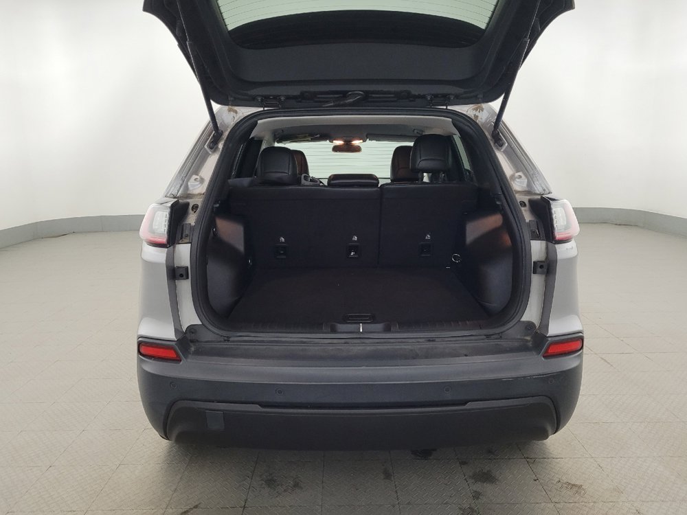 Used 2019 Jeep Cherokee Latitude Plus AWD/4WD image 29