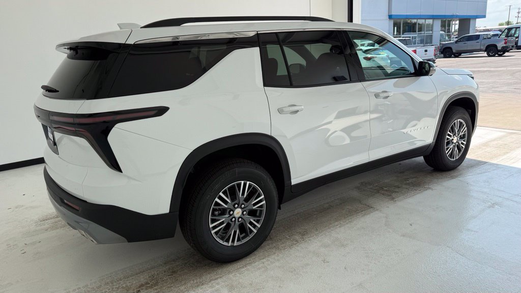 New 2027 Chevrolet Traverse LT w/ Driver Confidence Package FWD image 24