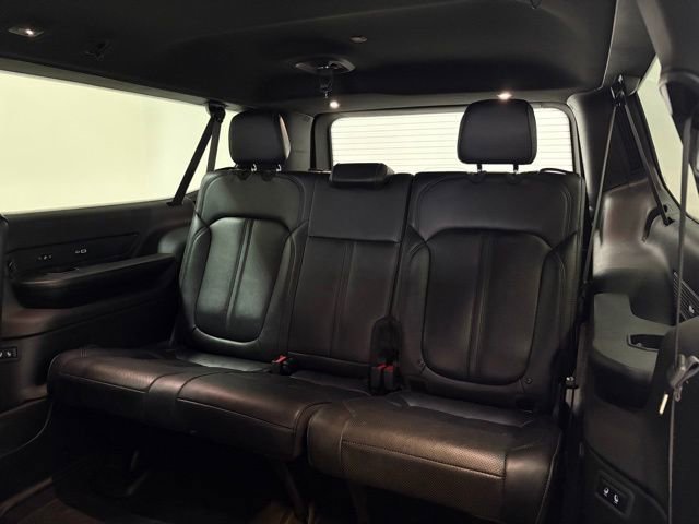 Certified 2024 Jeep Wagoneer L Series II w/ Flexible Seating Group image 21