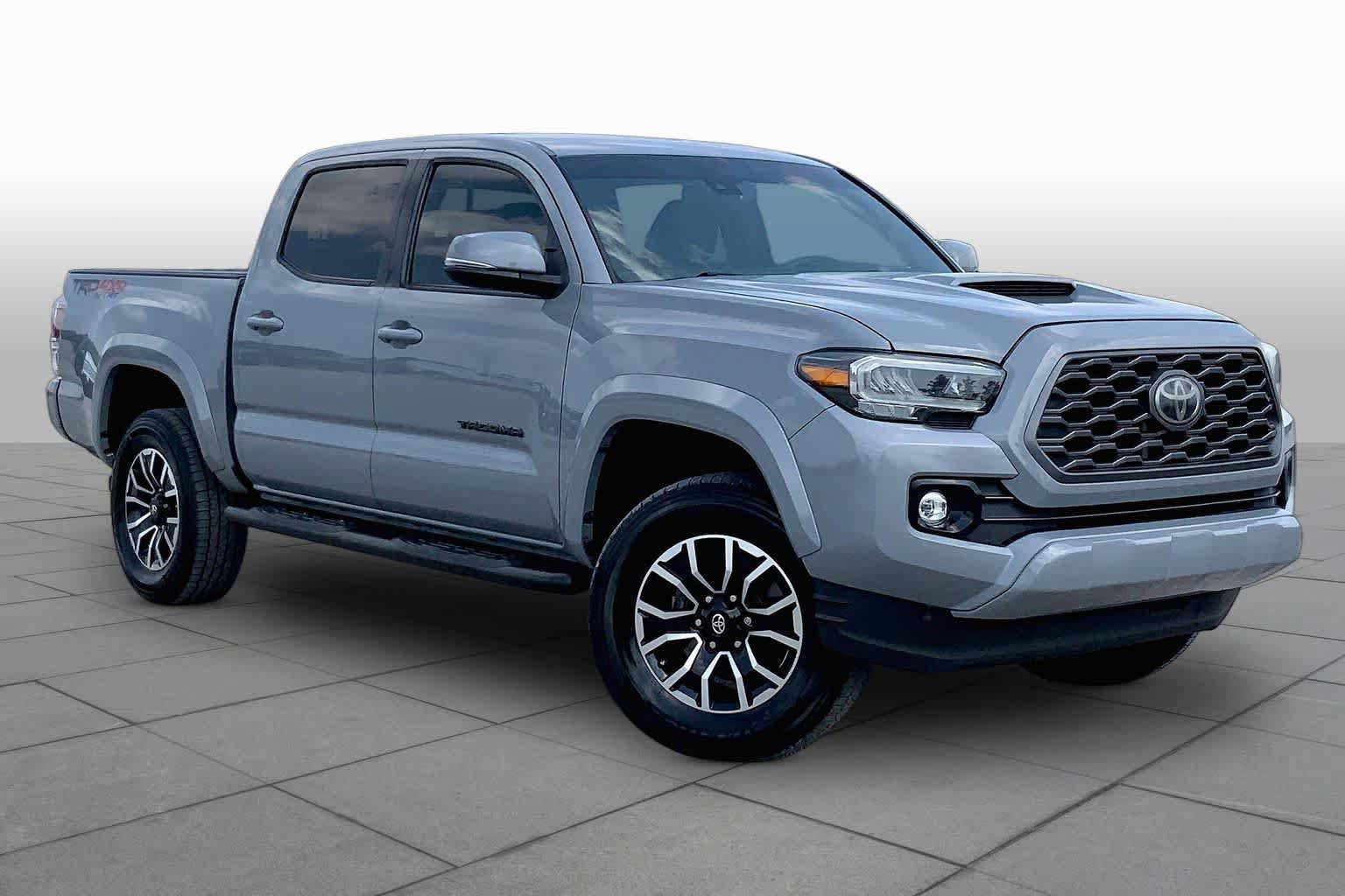 Used 2020 Toyota Tacoma TRD Sport w/ TRD Premium Sport Package AWD/4WD image 3