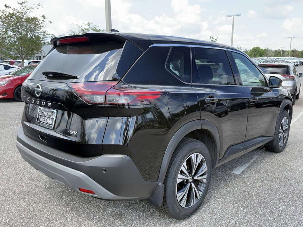 Certified 2021 Nissan Rogue SV image 4
