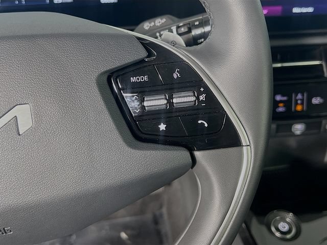 Used 2025 Kia Niro Wind w/ Wind Preserve Package FWD image 18