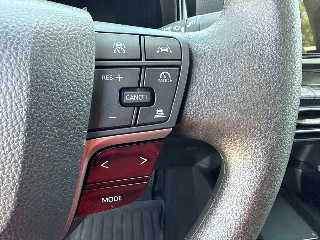 Used 2025 Toyota Camry LE w/ Convenience Package image 27