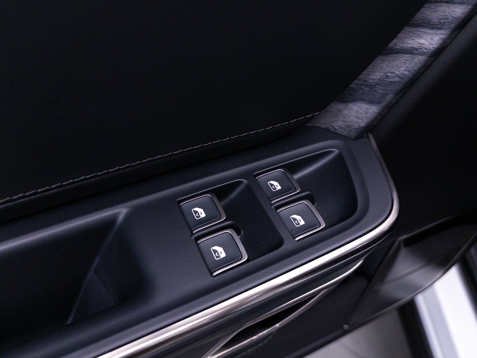 Used 2023 Rivian R1T Adventure AWD/4WD image 20