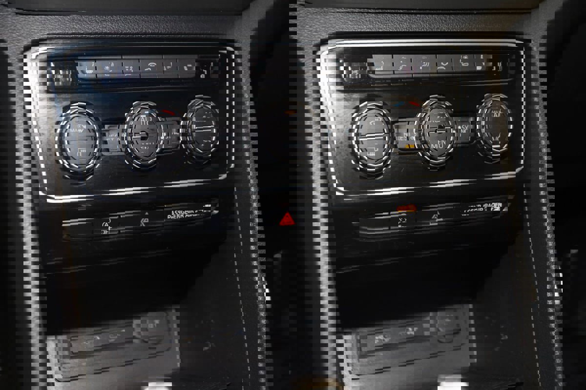 Used 2021 Volkswagen Atlas SEL Premium image 31