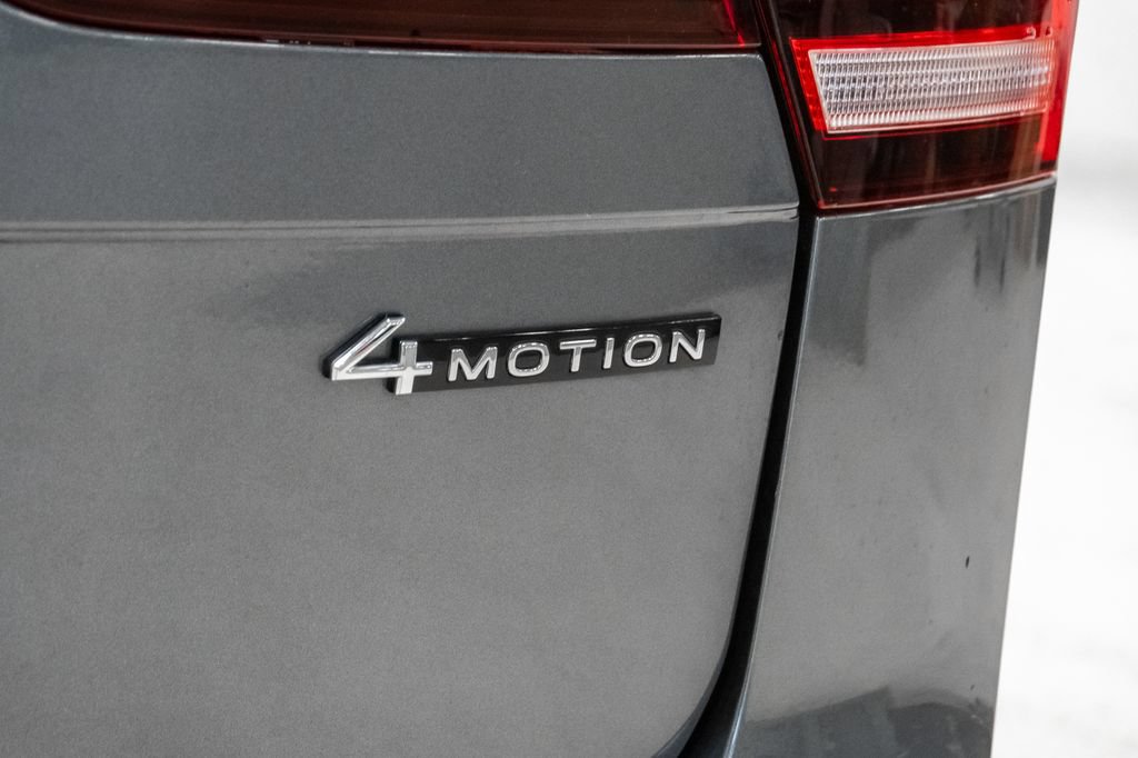 Used 2023 Volkswagen Tiguan SE R-Line AWD/4WD image 30
