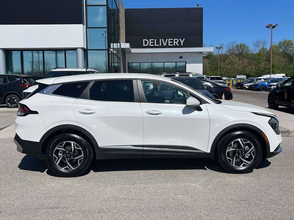 Used 2025 Kia Sportage LX image 26