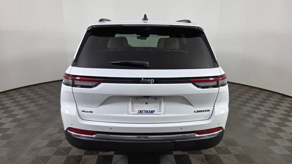 Used 2023 Jeep Grand Cherokee Limited w/ Luxury Tech Group II image 7