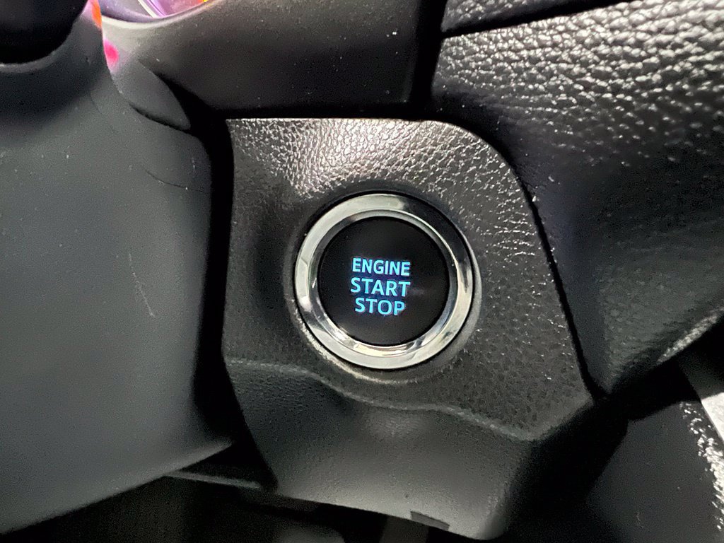 Certified 2022 Toyota RAV4 XLE w/ Convenience Package FWD image 27