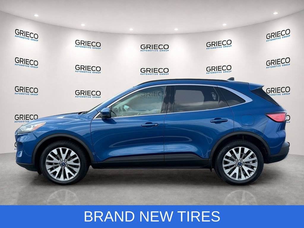 Used 2022 Ford Escape Titanium AWD/4WD image 4