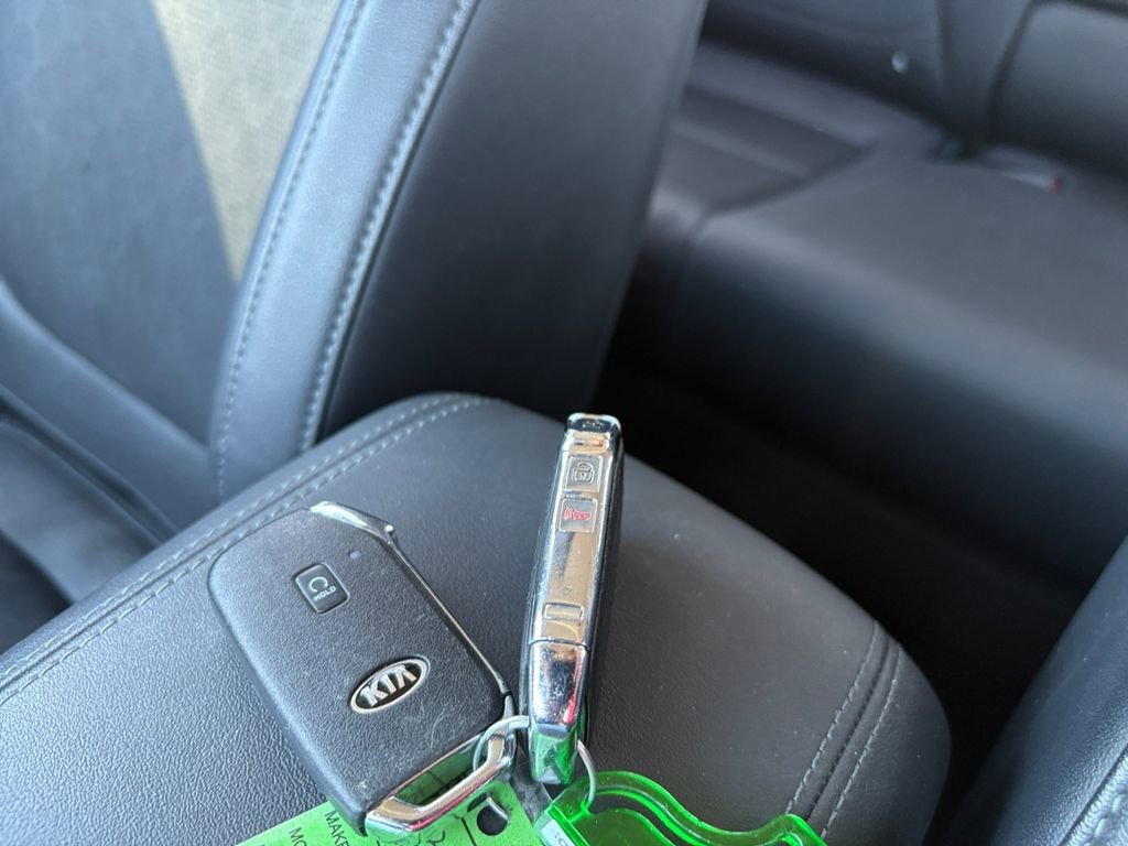 Used 2021 Kia Seltos SX w/ SX Sunroof Package image 31