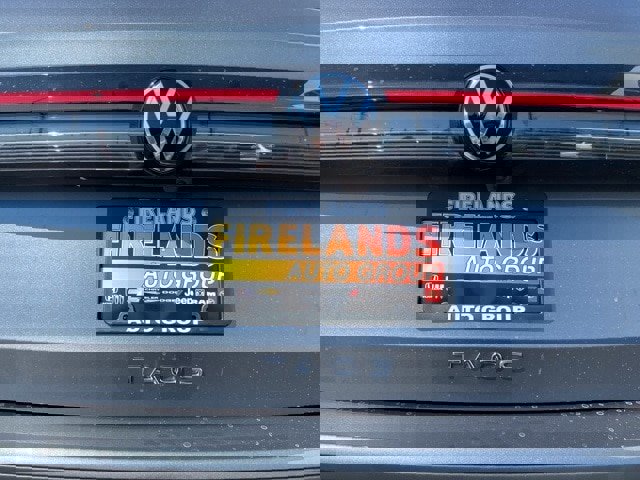 New 2025 Volkswagen Taos SE image 11