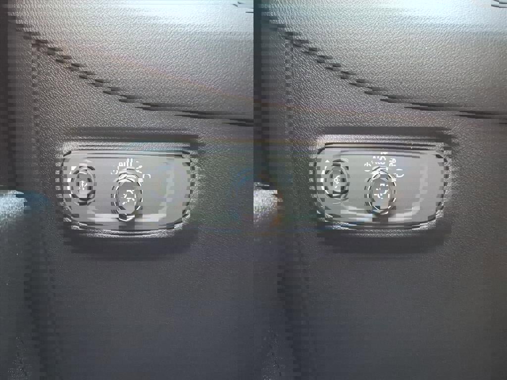 Used 2022 Chevrolet Equinox LT image 19