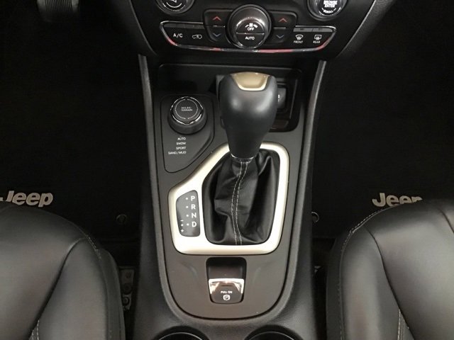 Used 2018 Jeep Cherokee Limited image 12