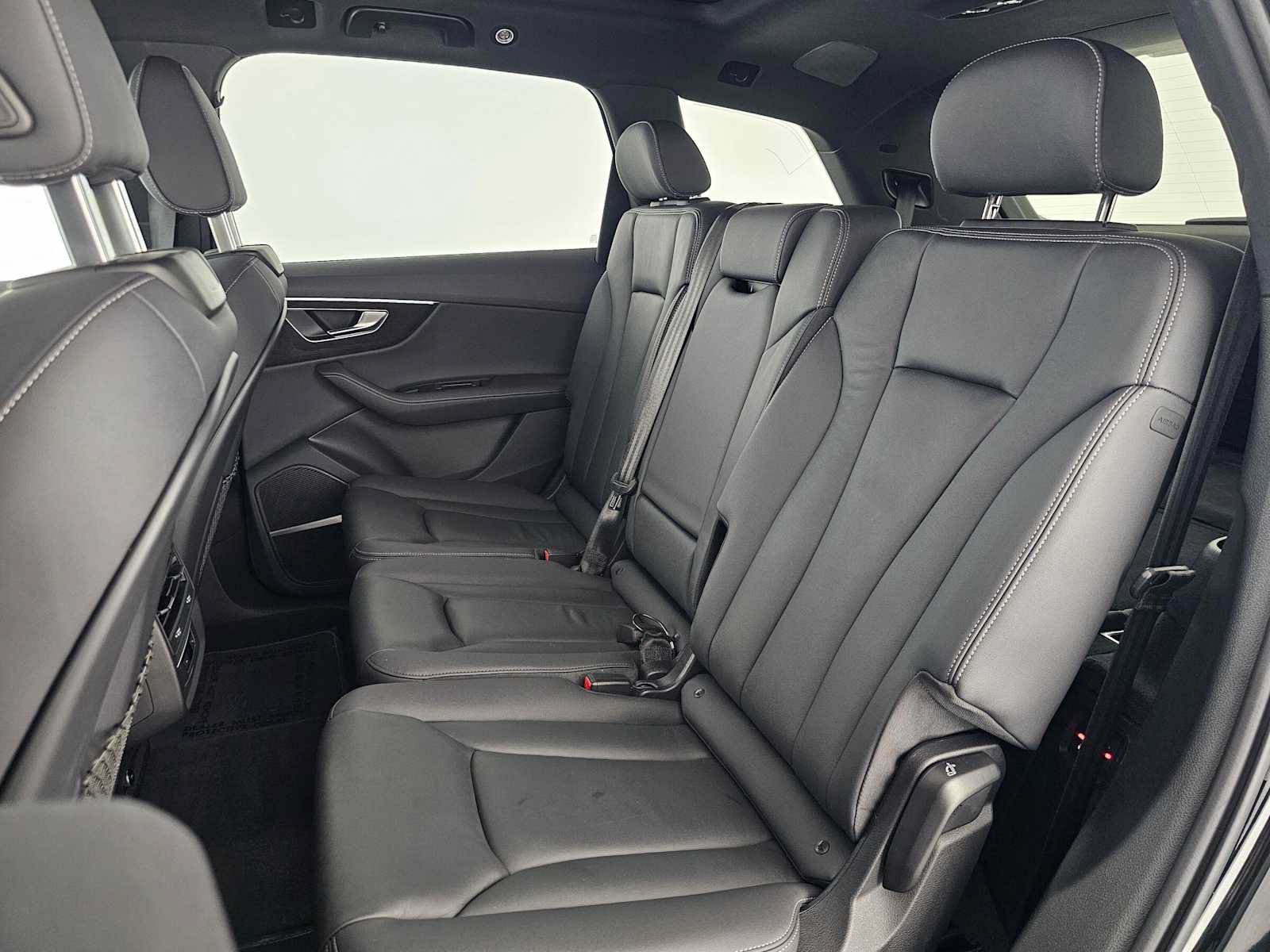 Used 2025 Audi Q7 3.0T Premium Plus AWD/4WD image 19