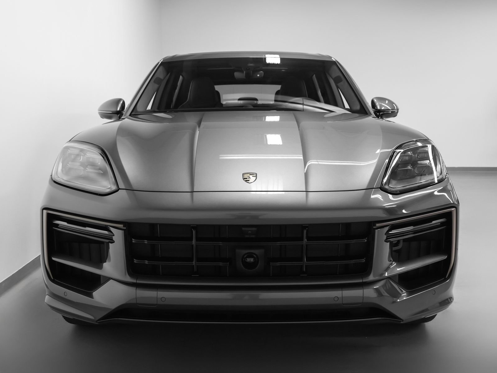 Used 2025 Porsche Cayenne Turbo AWD/4WD image 8