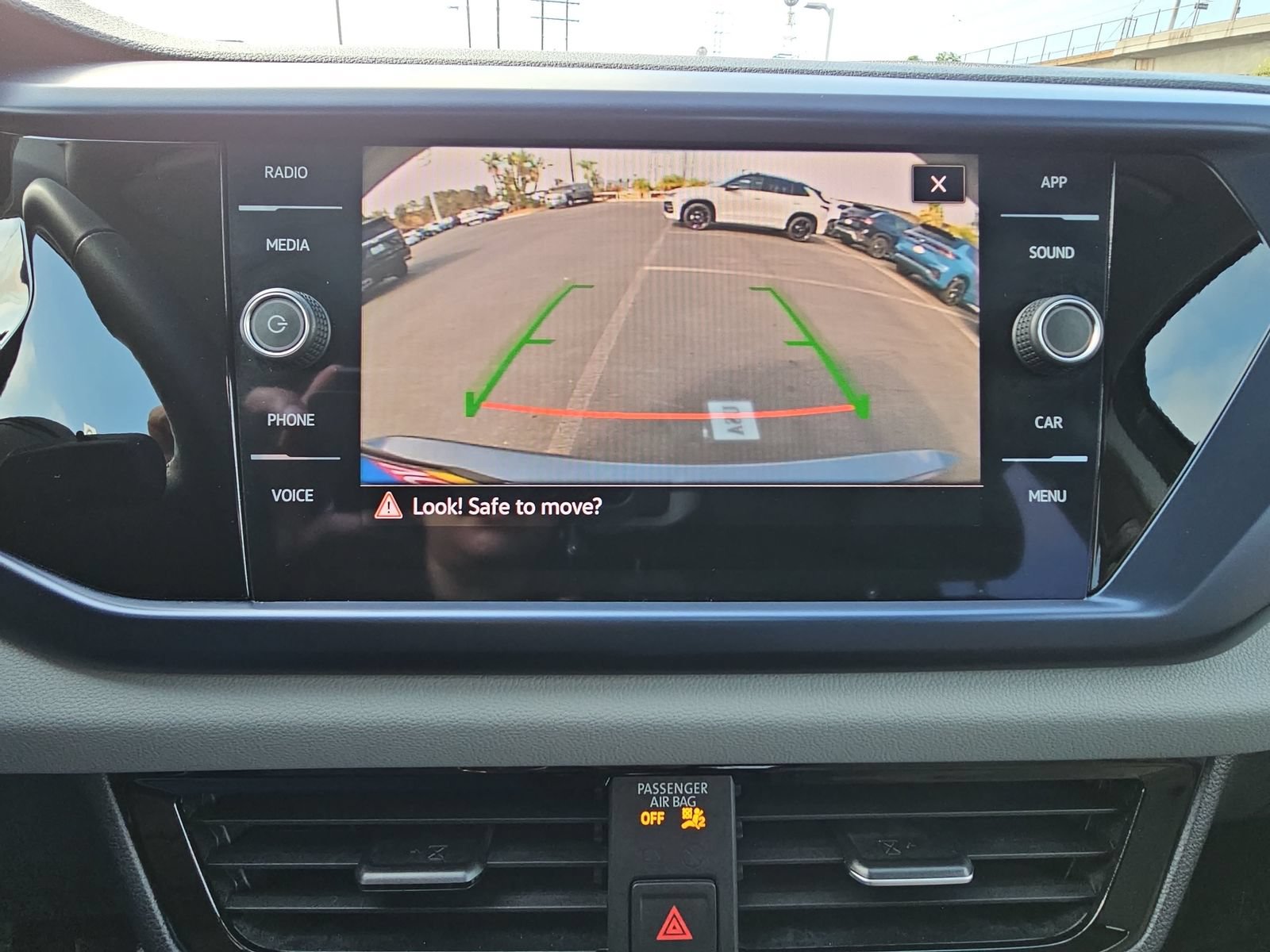 Certified 2022 Volkswagen Taos SE FWD image 21