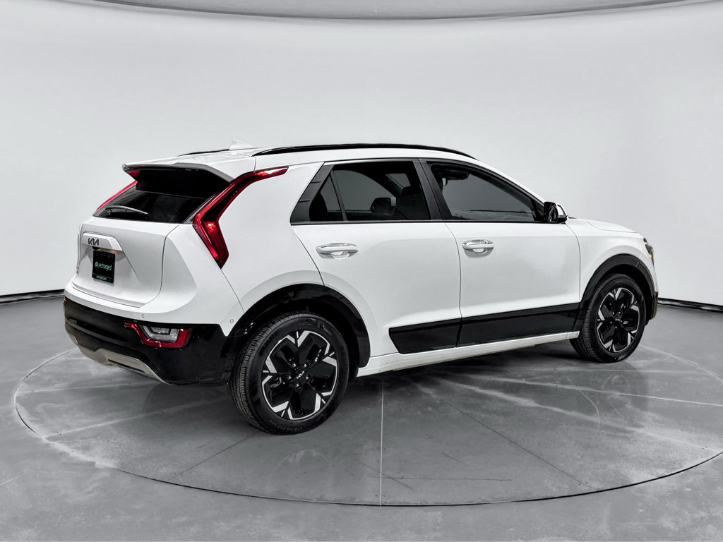 Used 2024 Kia Niro Wave w/ Wave Preserve Package FWD image 3