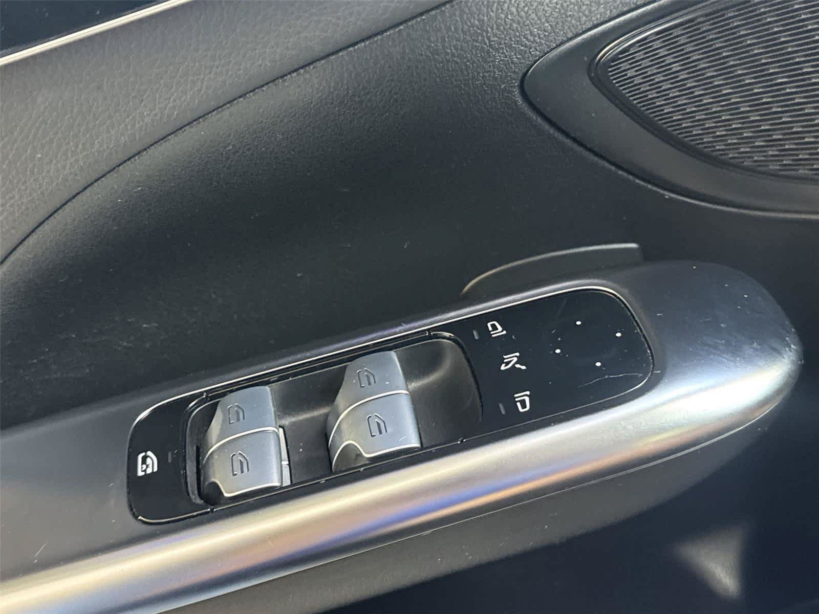 Used 2023 Mercedes-Benz C 300 4MATIC Sedan image 21
