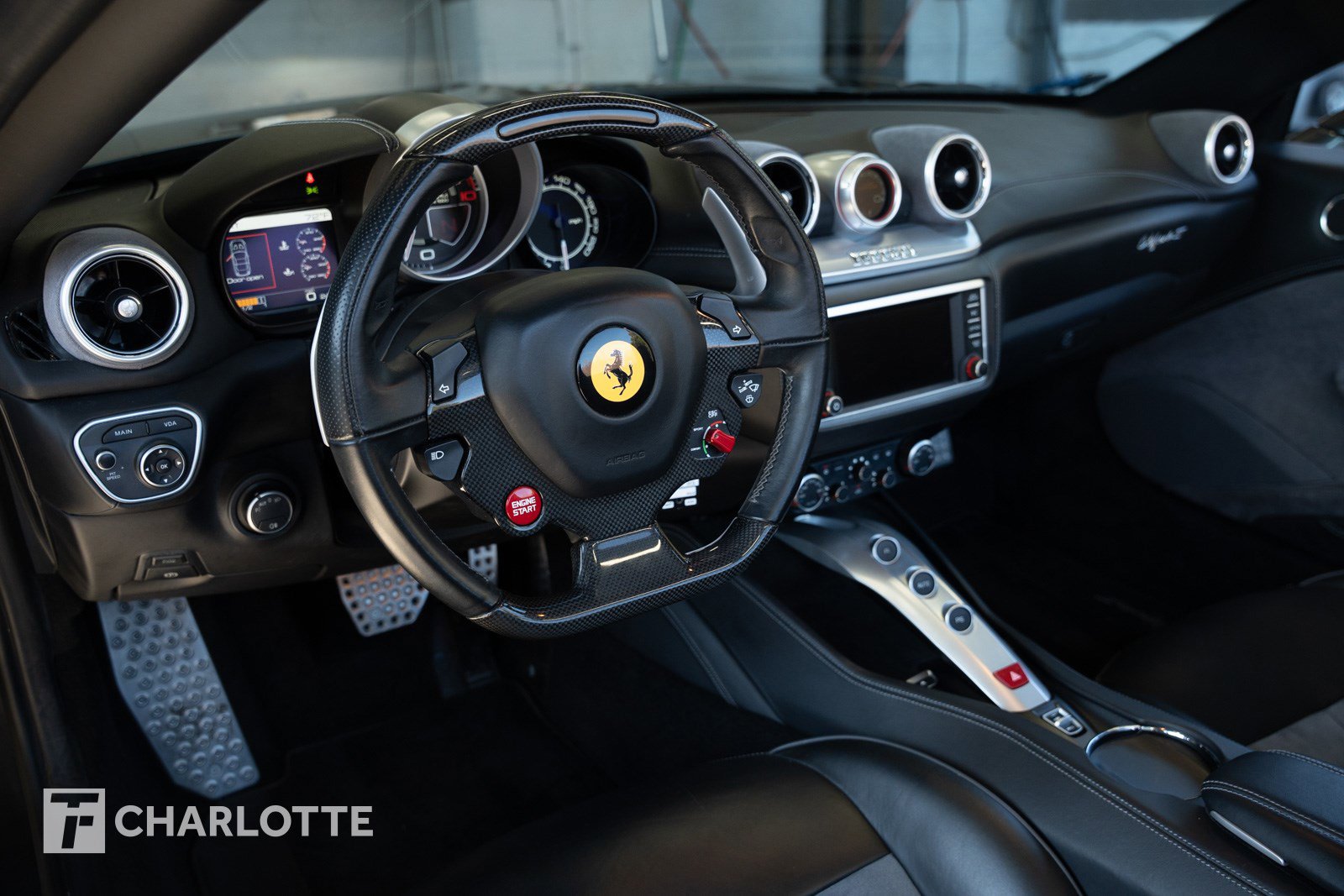 Used 2016 Ferrari California T image 22
