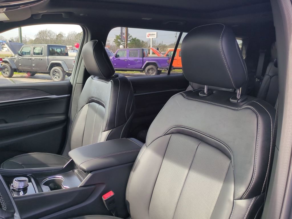 New 2026 Jeep Grand Cherokee L Limited image 15