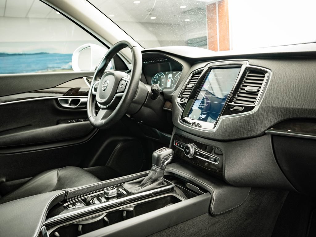 Used 2018 Volvo XC90 T6 Momentum w/ Momentum Plus Package AWD/4WD image 50