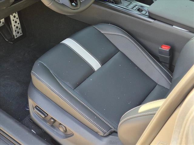 New 2026 Toyota Camry SE w/ Convenience Package FWD image 4